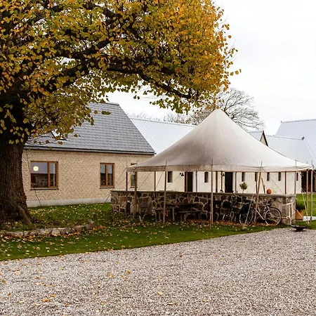 Communal Dining And Nature Near Jernhatten Эбельтофт