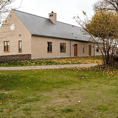 Communal Dining And Nature Near Jernhatten Эбельтофт